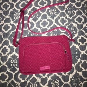 Vera Bradley RFID Little Hipster in raspberry